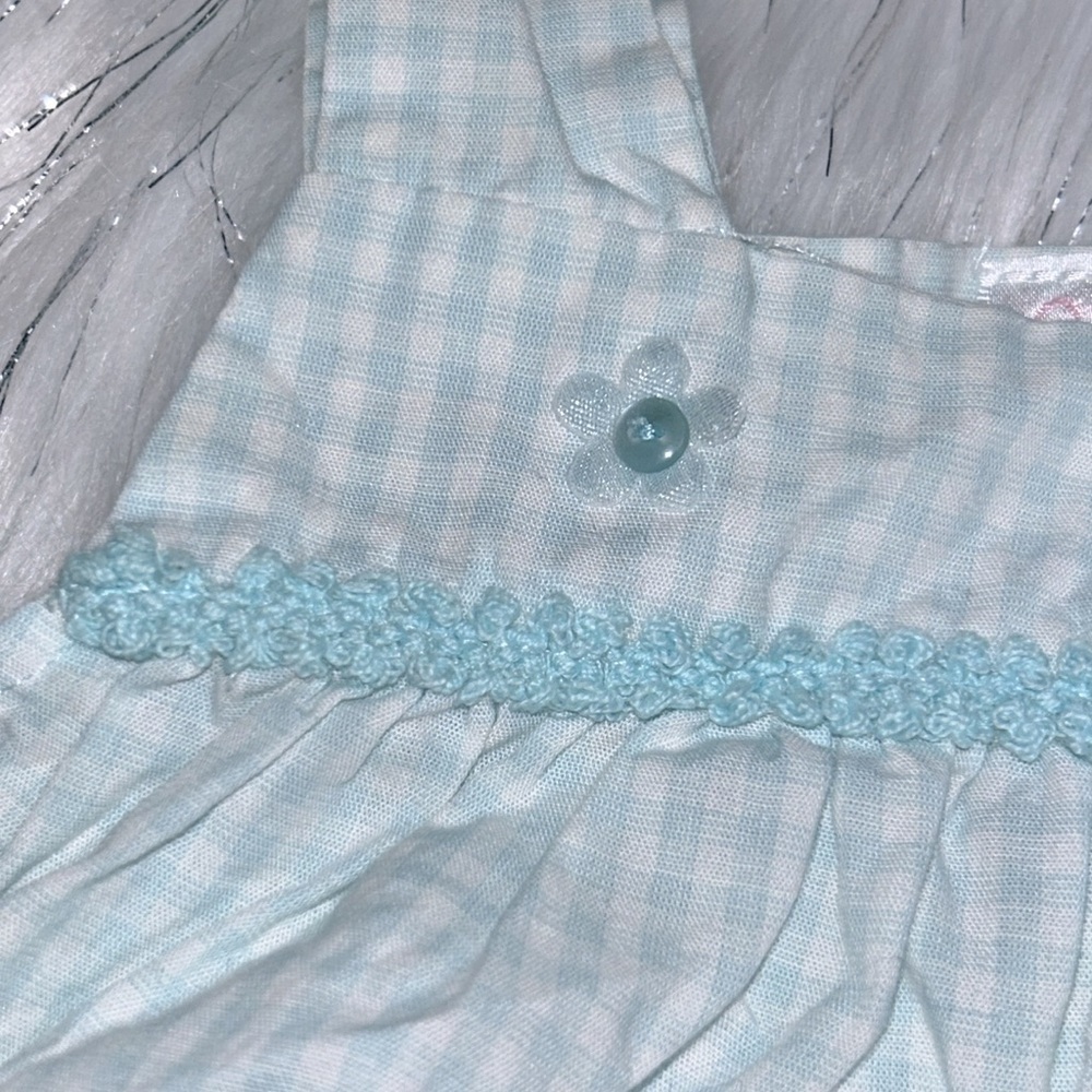 Creme de la Creme 9 months Classic Blue Gingham Onesie with Matching Head Scarf - Picture 3 of 13